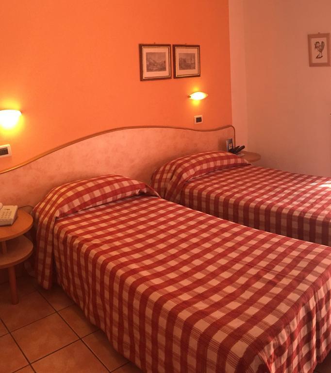 Hotel Magda Novafeltria Oda fotoğraf